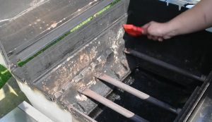 How To Clean A Gas Grill With Minimal Effort