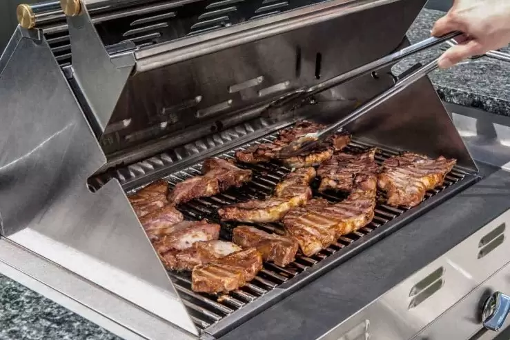 Which Are the Key Benefits of Infrared Grills Over Traditional Grills?